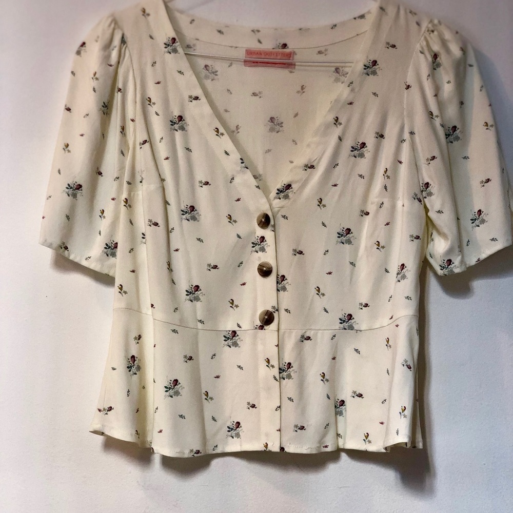 Flowy cropped urban outfitters White shirt